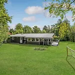 3 Bedroom In Vaeggerlose 別荘 Bøtø By