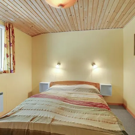 3 Bedroom In Vaeggerlose * Bøtø By