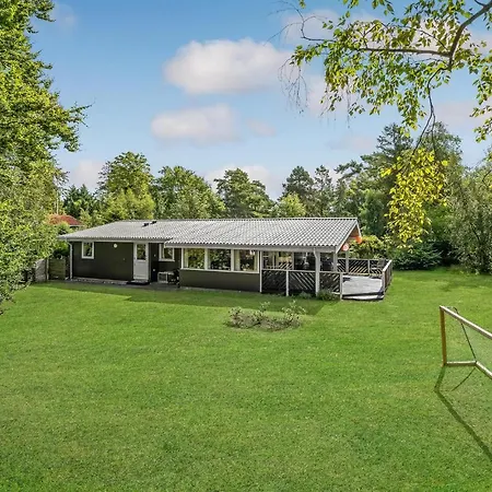 3 Bedroom In Vaeggerlose Ferienhaus Bøtø By