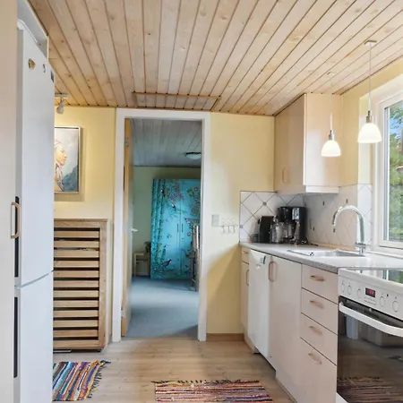 Gorgeous In Vaeggerlose With Kitchen בית נופש Bøtø By